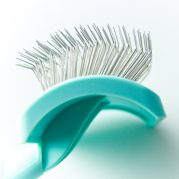 Slicker Brush Curved